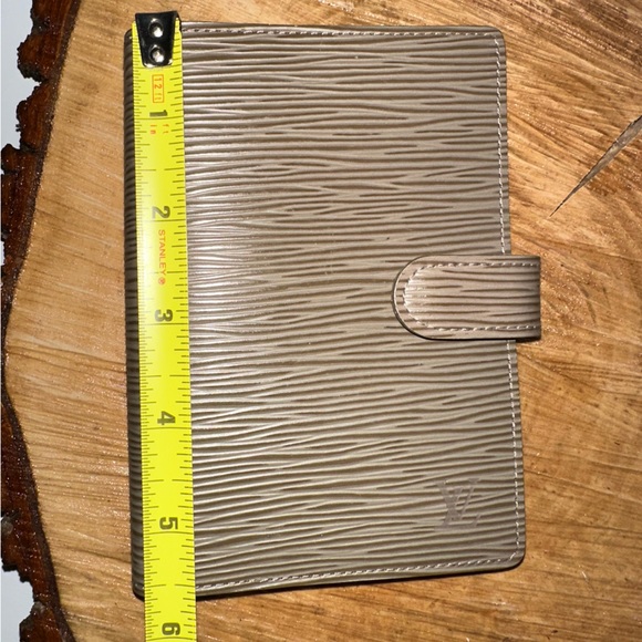 Louis Vuitton Epi Agenda - Picture 7 of 9